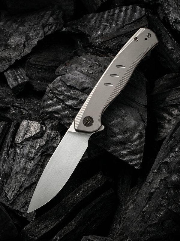 We Knife SEER Folding Knife 20015-3 Gray Titanium Handle Flipper Tab Knife Limited Edition