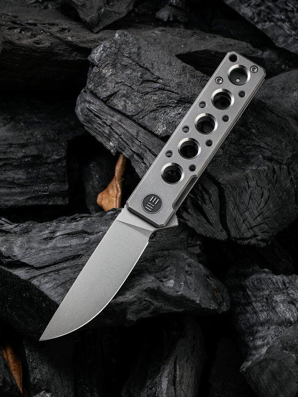 We Knife - 2101A Miscreant 3.0 Brad Zinker Miscreant 3.0 Flipper Knife CPM-20CV Stonewashed Drop Point Blade