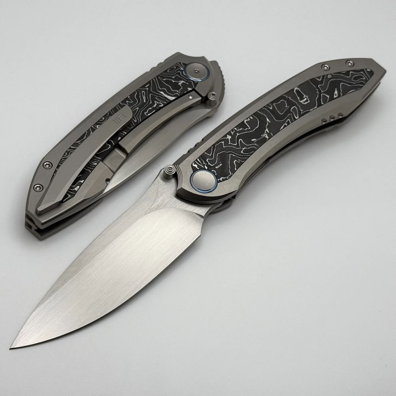 We Knife Winsome Titanium Handles w/ Aluminum Foil Carbon Fiber Inlays & Satin M390 WE23092-2